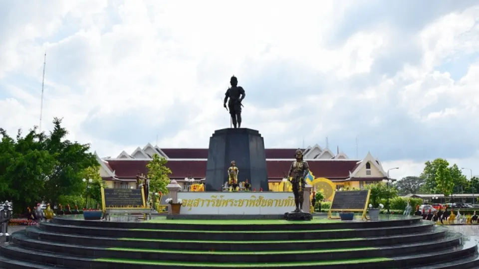อนุสาวรีย์พระยาพิชัยดาบหัก