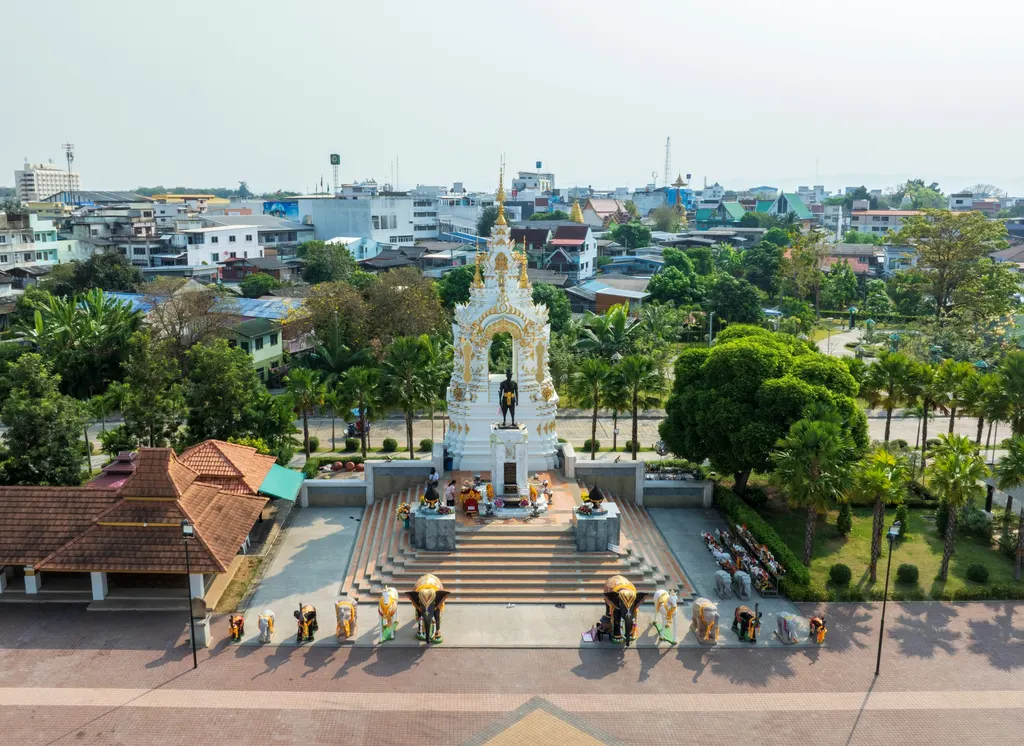 อนุสาวรีย์พ่อขุนงำเมือง
