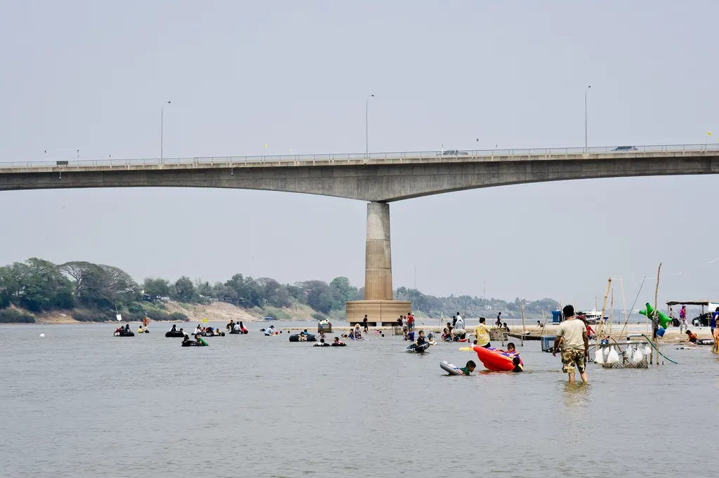 หาดจอมมณี