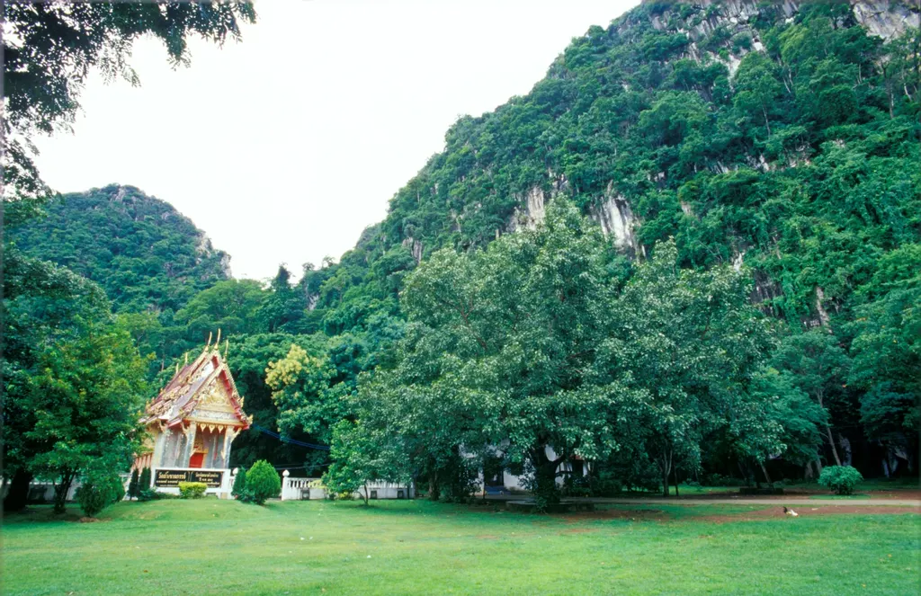วัดถ้ำเขาฉกรรจ์