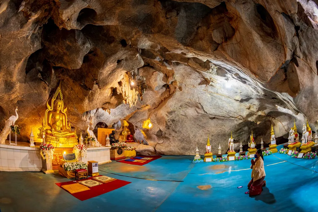 วัดถ้ำพุหว้า
