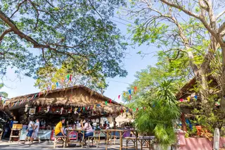 ตลาดต้าน้ำโบราณบ้านต้นตาล