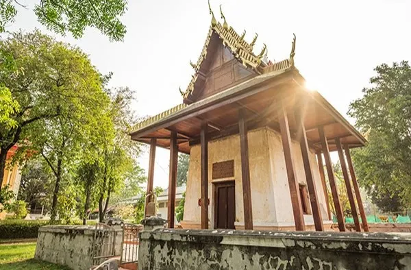 วัดสามชุก