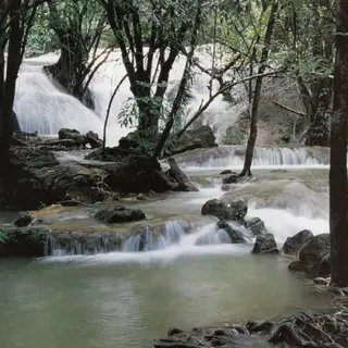 น้ำตกธารปลิว
